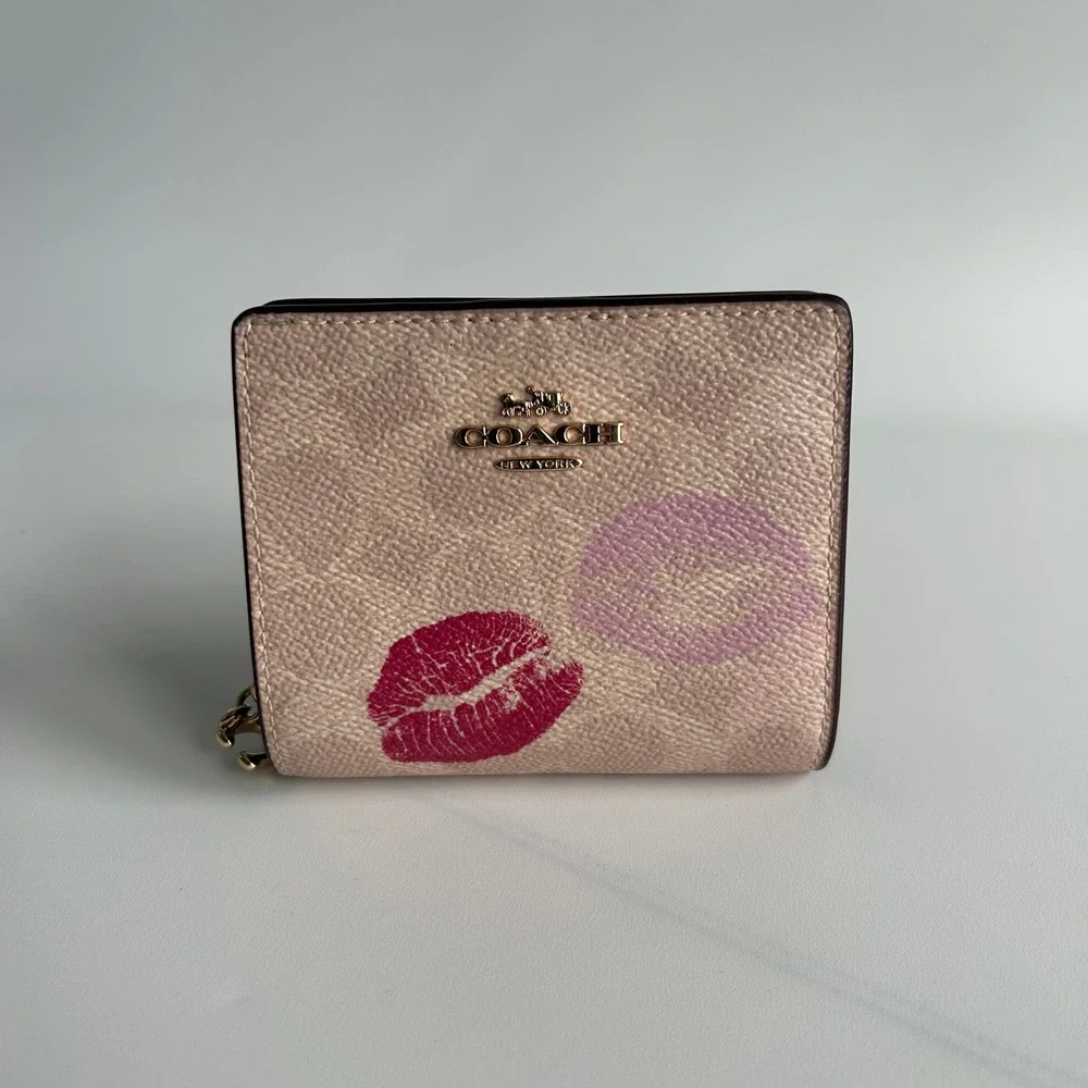Coach Snap Wallet Lips Print Chalk Signature Canvas CZ952 Bifold GOOD